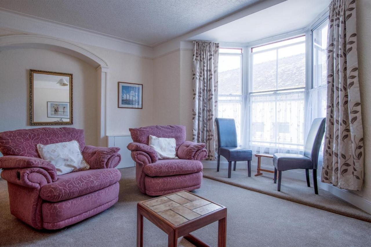 Dragons Den - 2 Bedroom Apartment - Tenby Luaran gambar