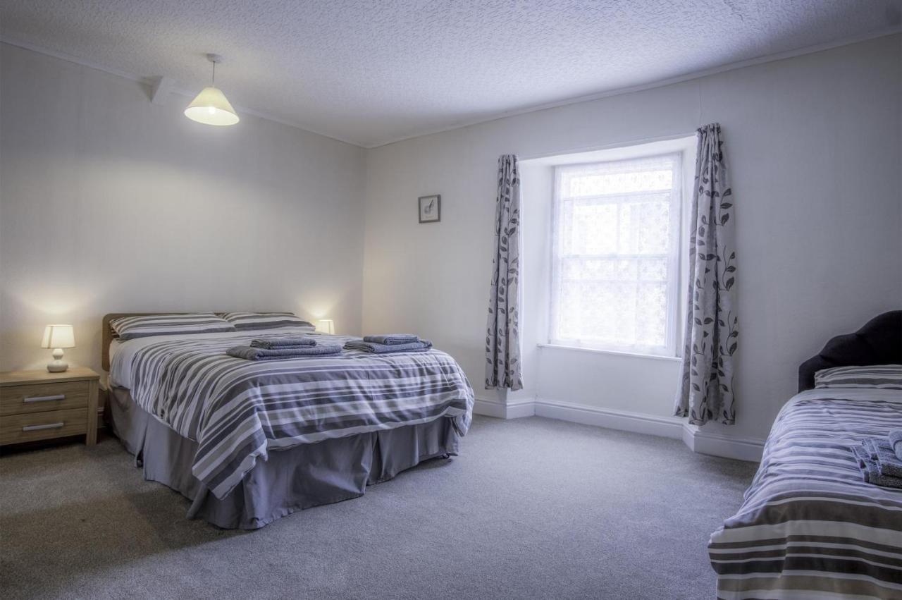 Dragons Den - 2 Bedroom Apartment - Tenby Luaran gambar
