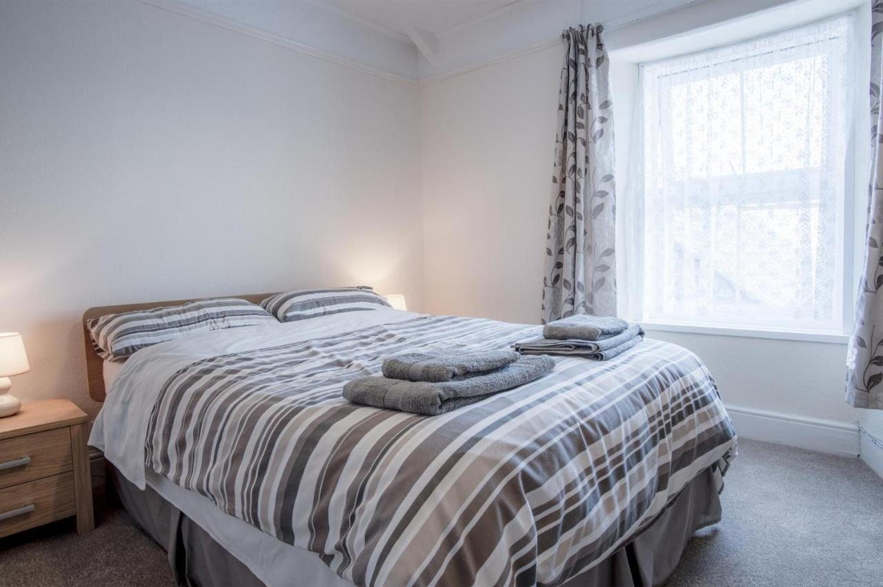 Dragons Den - 2 Bedroom Apartment - Tenby Luaran gambar