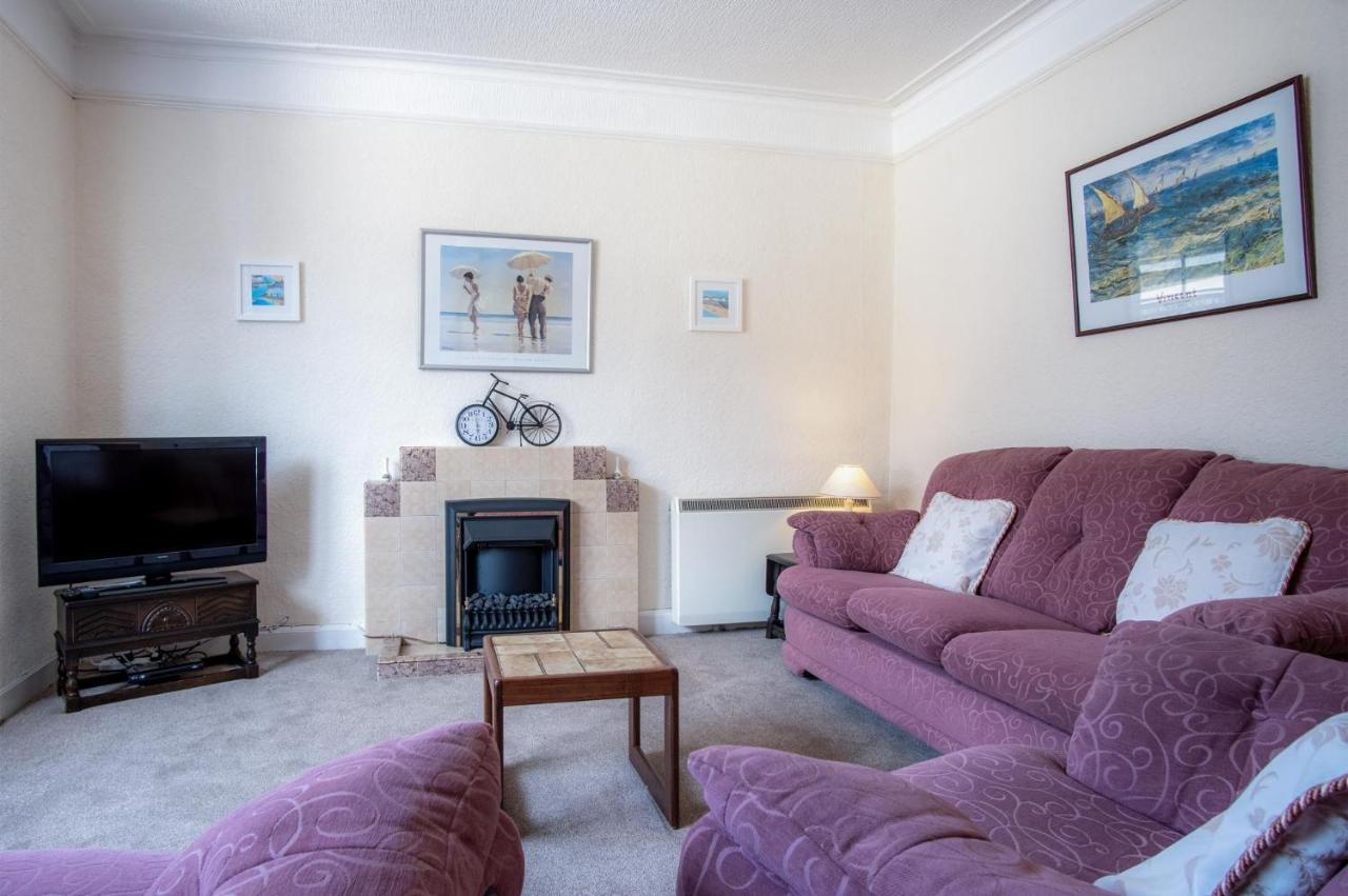 Dragons Den - 2 Bedroom Apartment - Tenby Luaran gambar