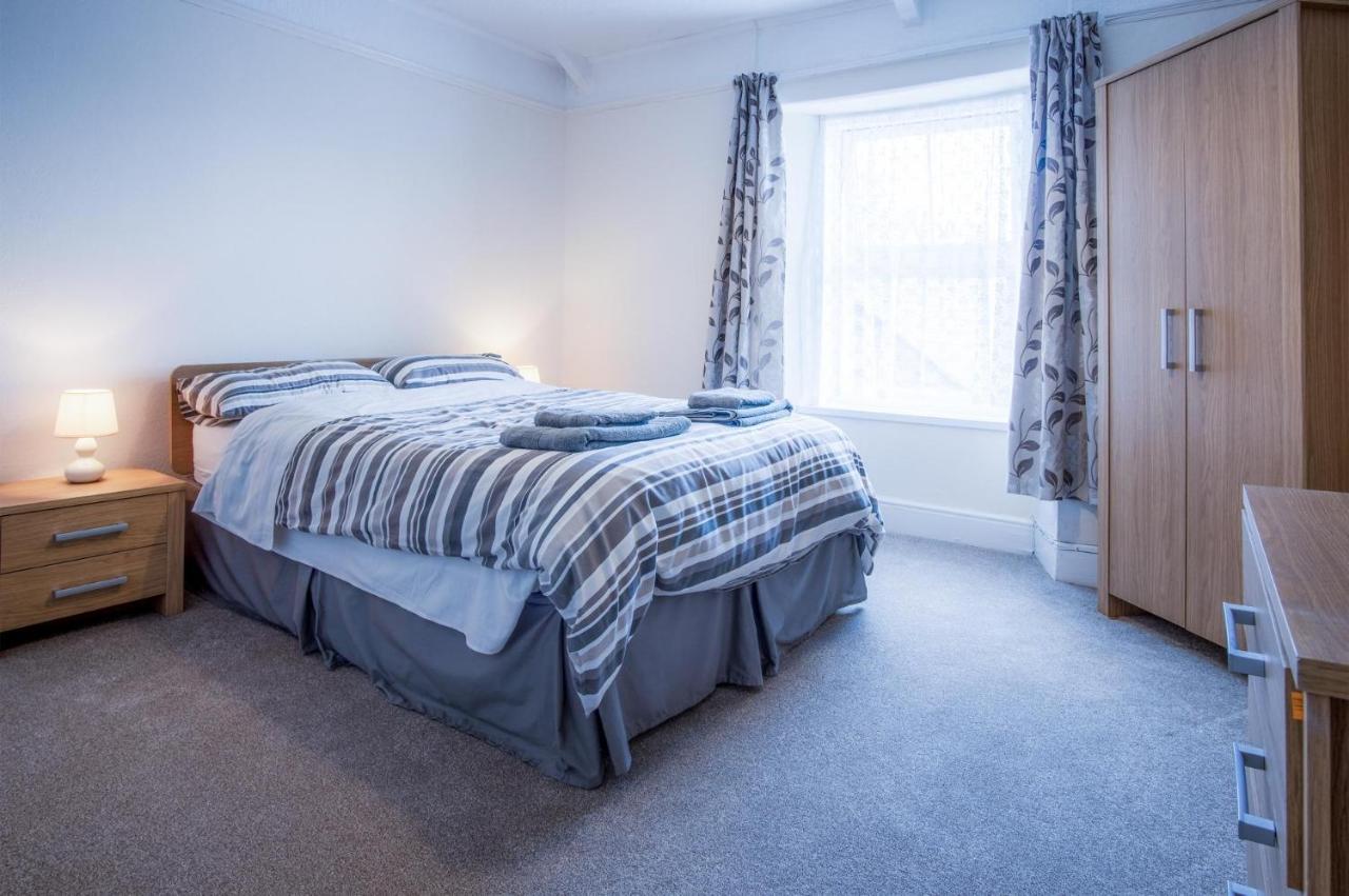 Dragons Den - 2 Bedroom Apartment - Tenby Luaran gambar